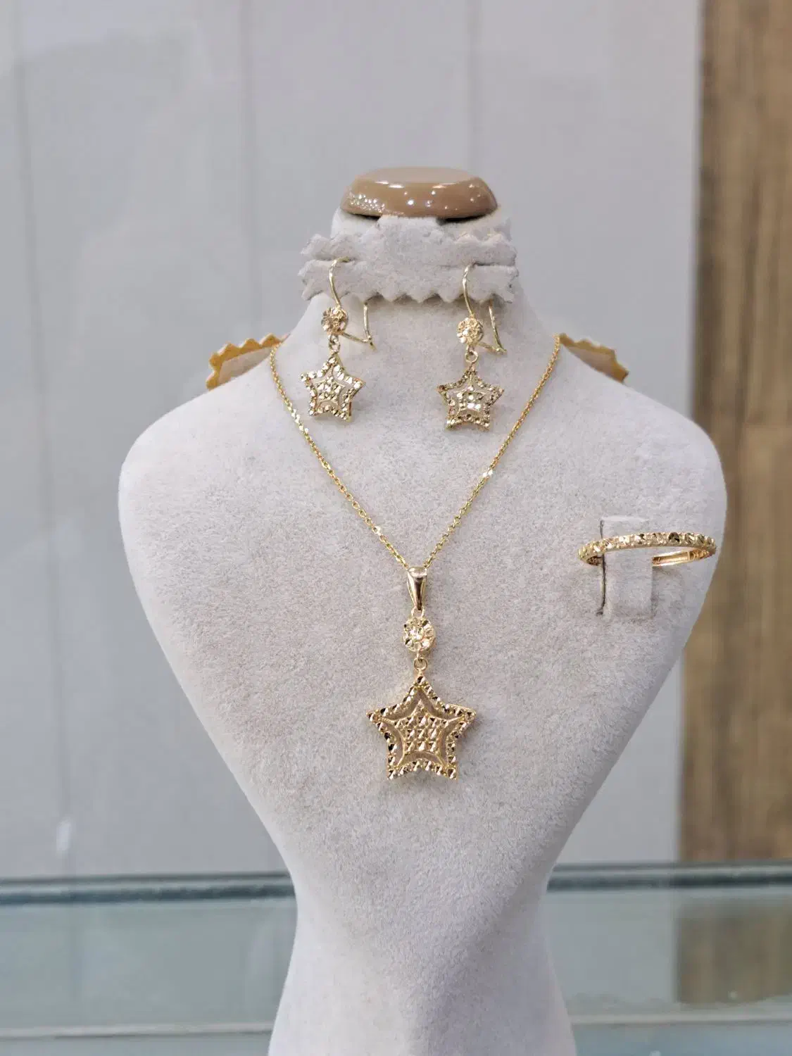 نیم ست ستاره ای|جواهرات|قم, نیروگاه|دیوار