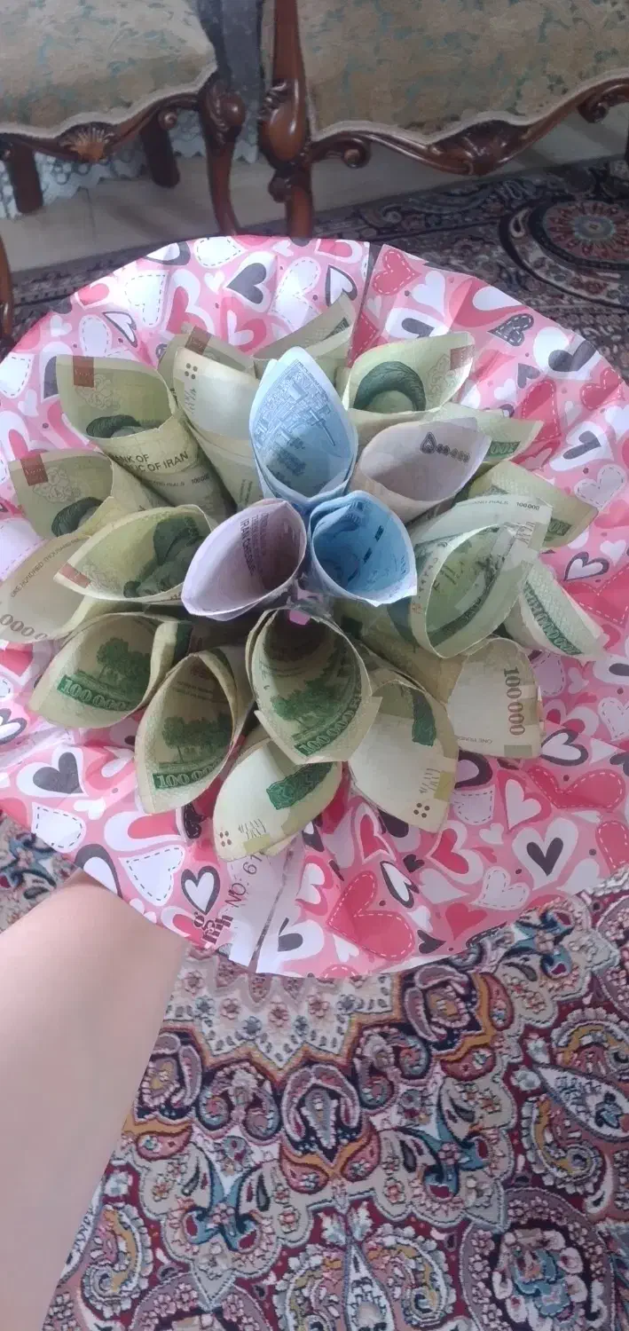 گل عروس با پول|گل و گیاه طبیعی|قدس, شهرقدس|دیوار