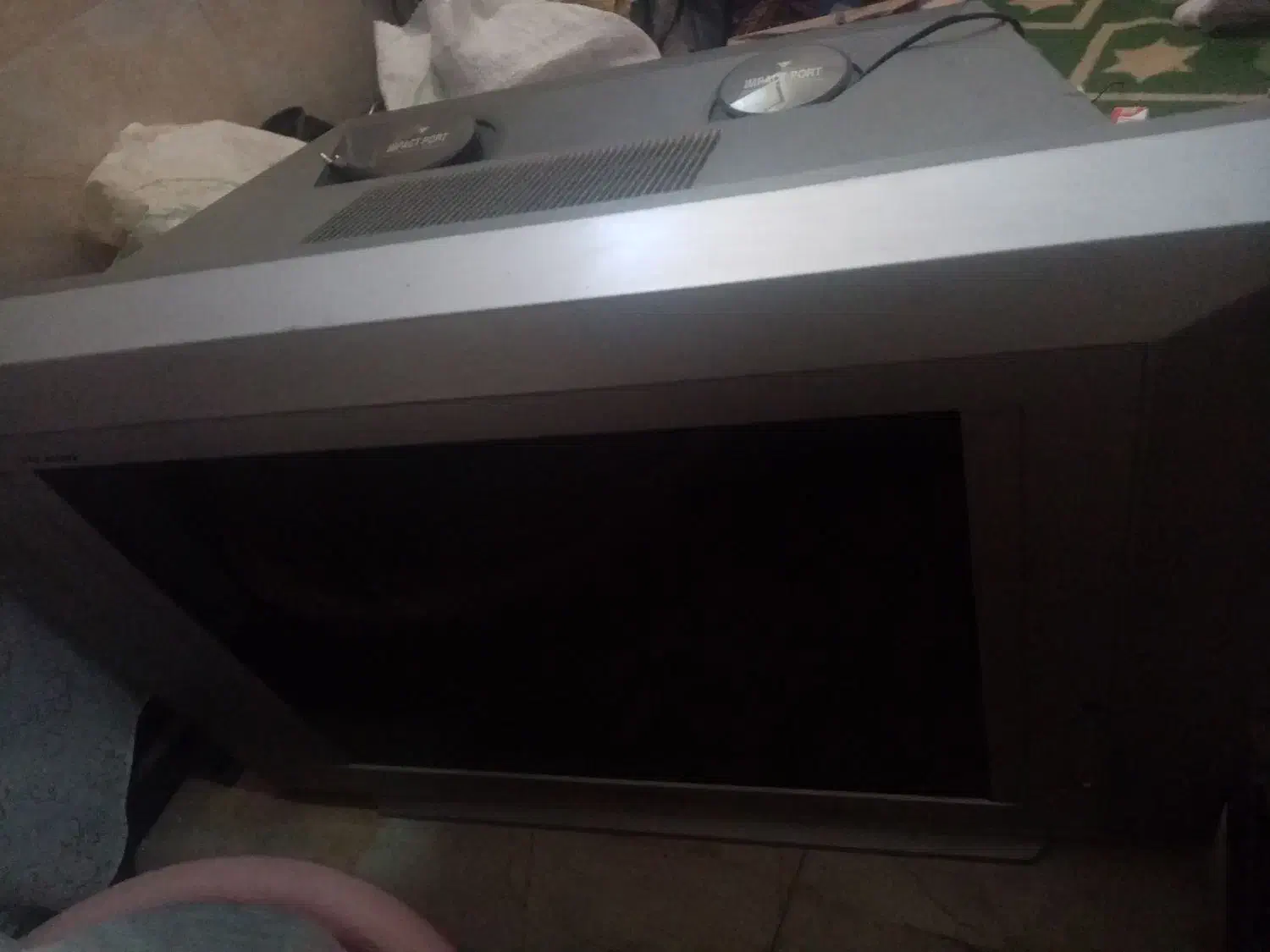 تلویزیون ومیزسالم به فروش میرسد|تلویزیون و پروژکتور|شیراز, شاپورجان|دیوار