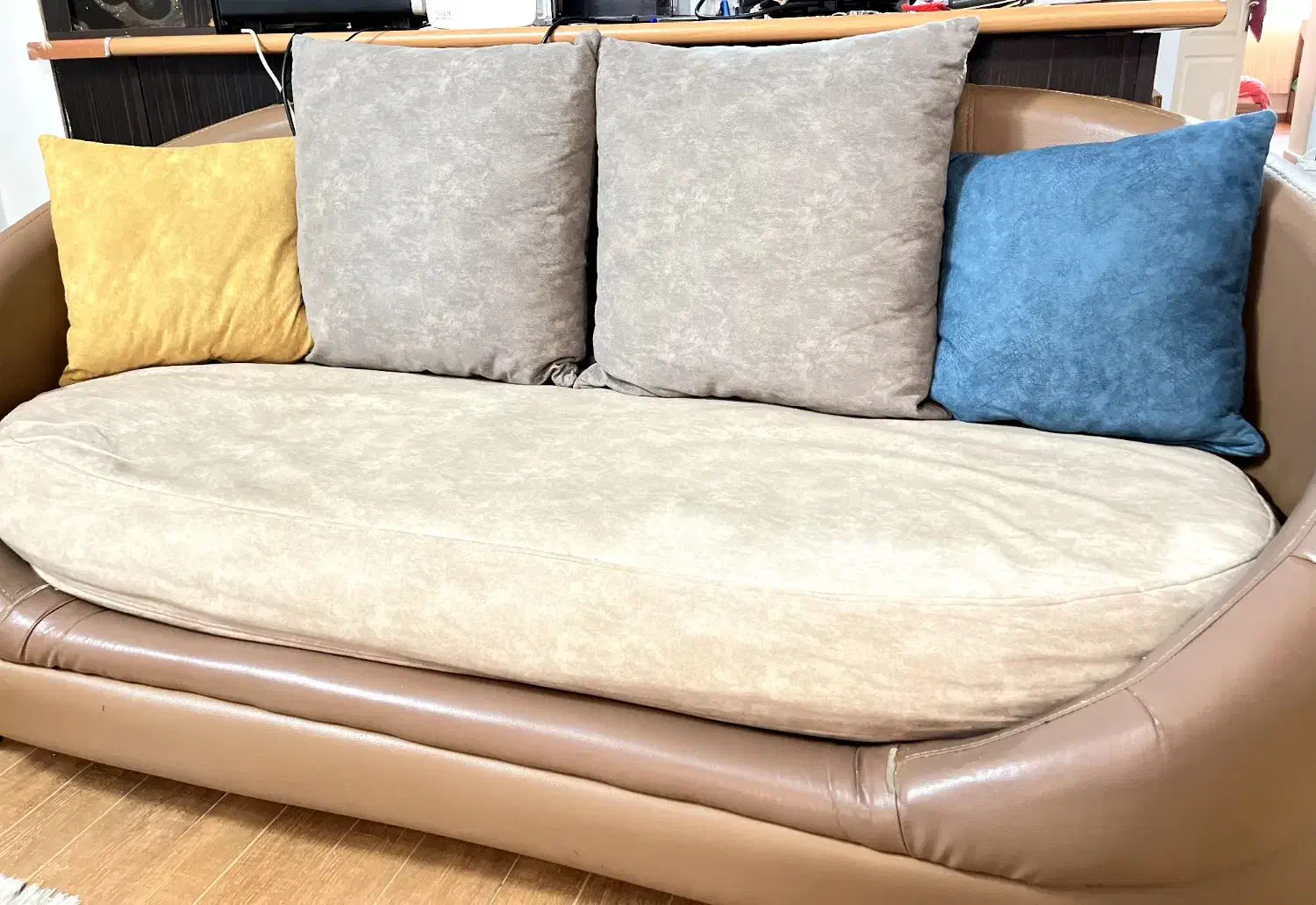 مبل هفت نفره دسته دو|مبلمان خانگی و میز عسلی|بندر انزلی, ساحل قو|دیوار