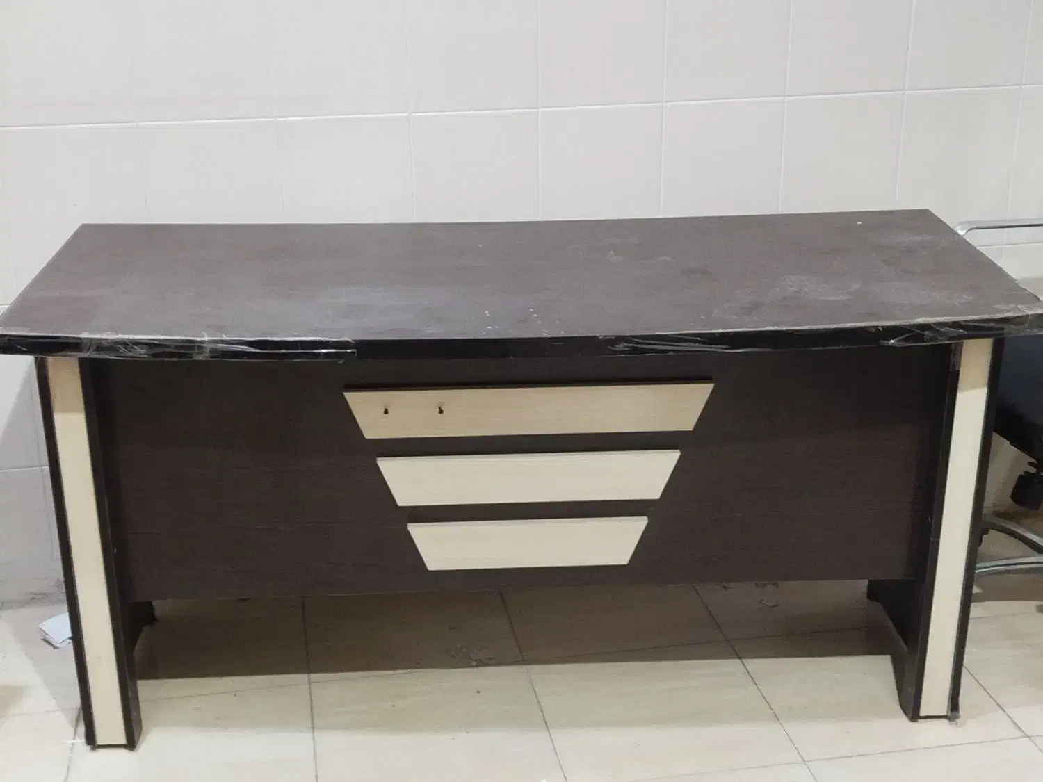 میز تحریر|میز تحریر و کامپیوتر|فولادشهر, B8|دیوار