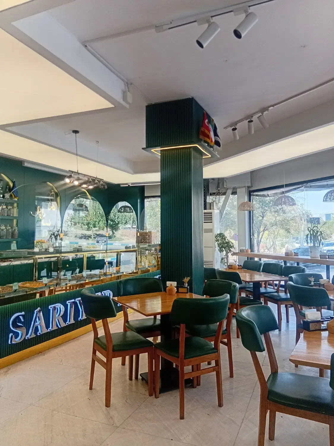 استخدام رستوران|استخدام خدمات فروشگاه و رستوران|تهران, مهران|دیوار