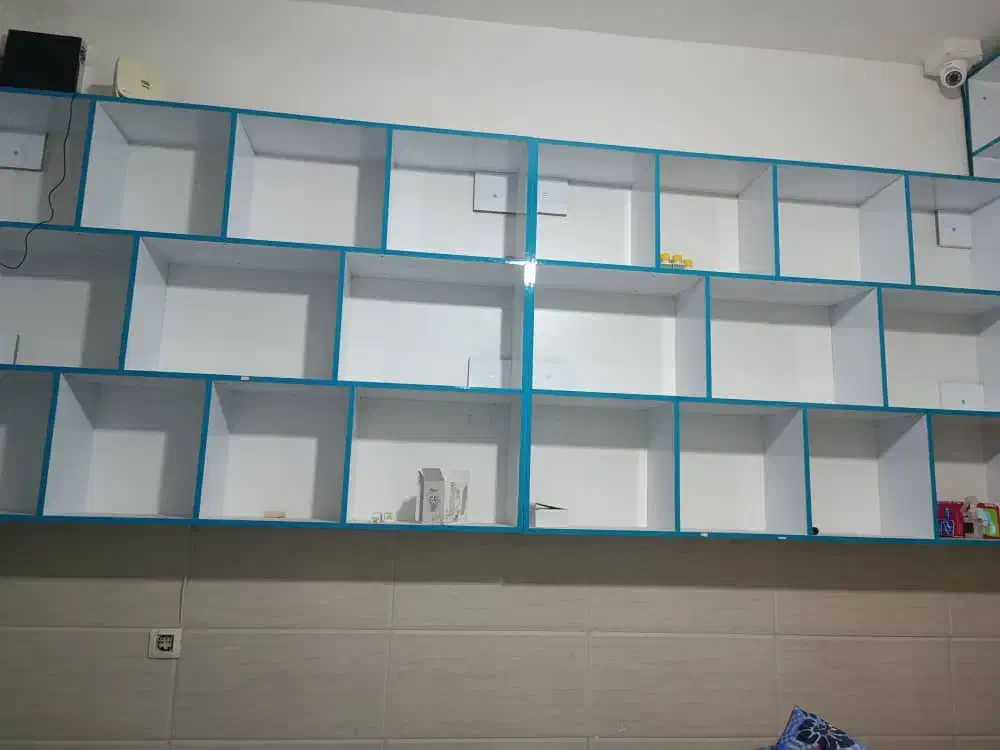 به علت تغییر شغل تماما سالم می‌باشد|کتابخانه، شلف، قفسه‌های دیواری|ارومیه, |دیوار