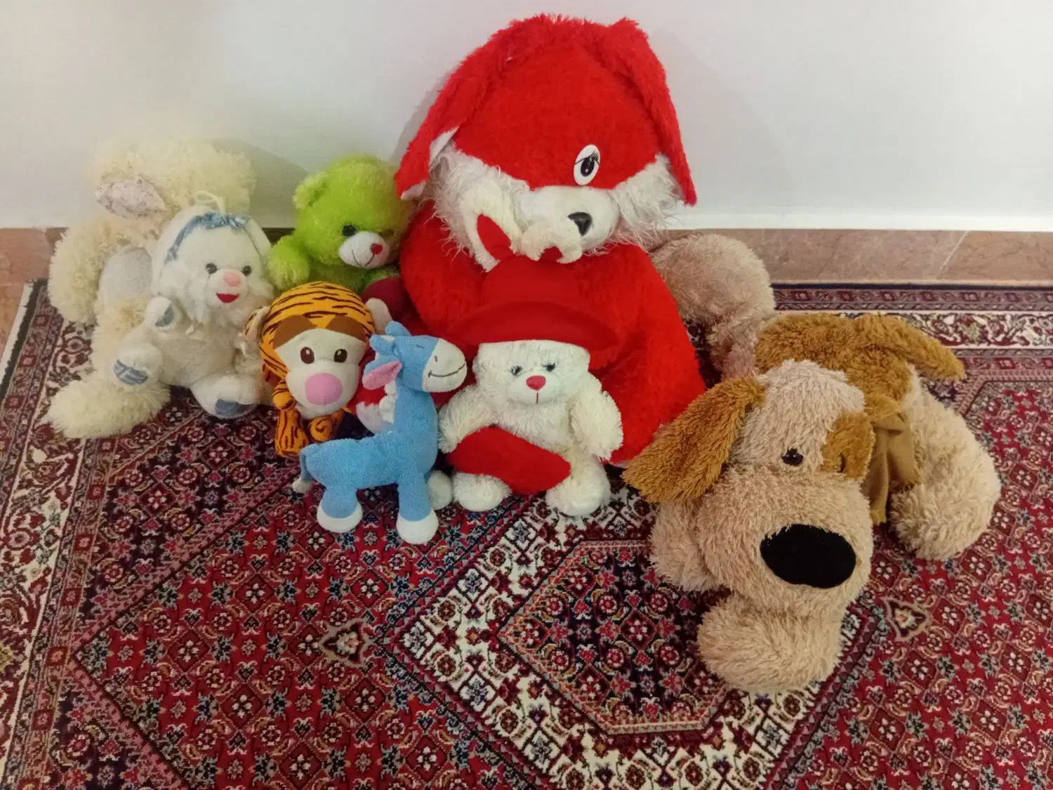 عروسکهای کارکرده|اسباببازی|میانه, |دیوار