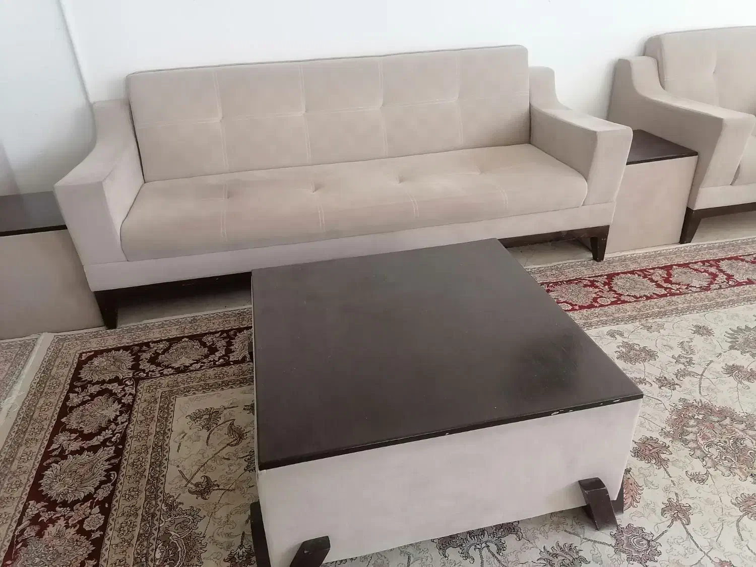 مبل 13 نفره به همراه ۳ عدد جلو مبلی|مبلمان خانگی و میز عسلی|تربت‌حیدریه, آبشار|دیوار