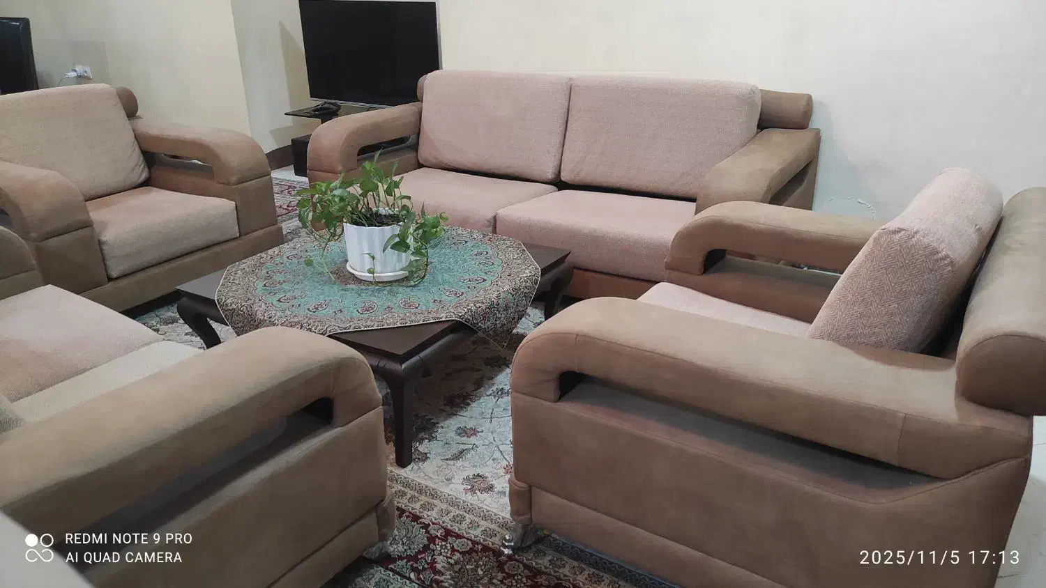 مبلمان|مبلمان خانگی و میز عسلی|دوگنبدان, |دیوار