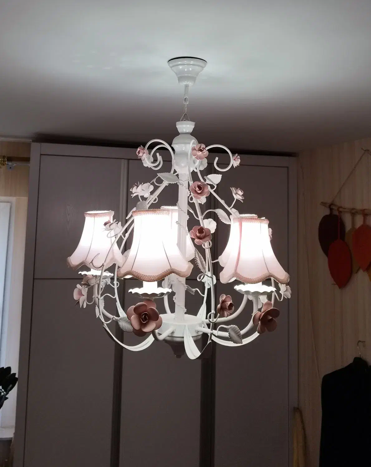 لوستر|لوستر و چراغ آویز|رشت, پل تالشان|دیوار