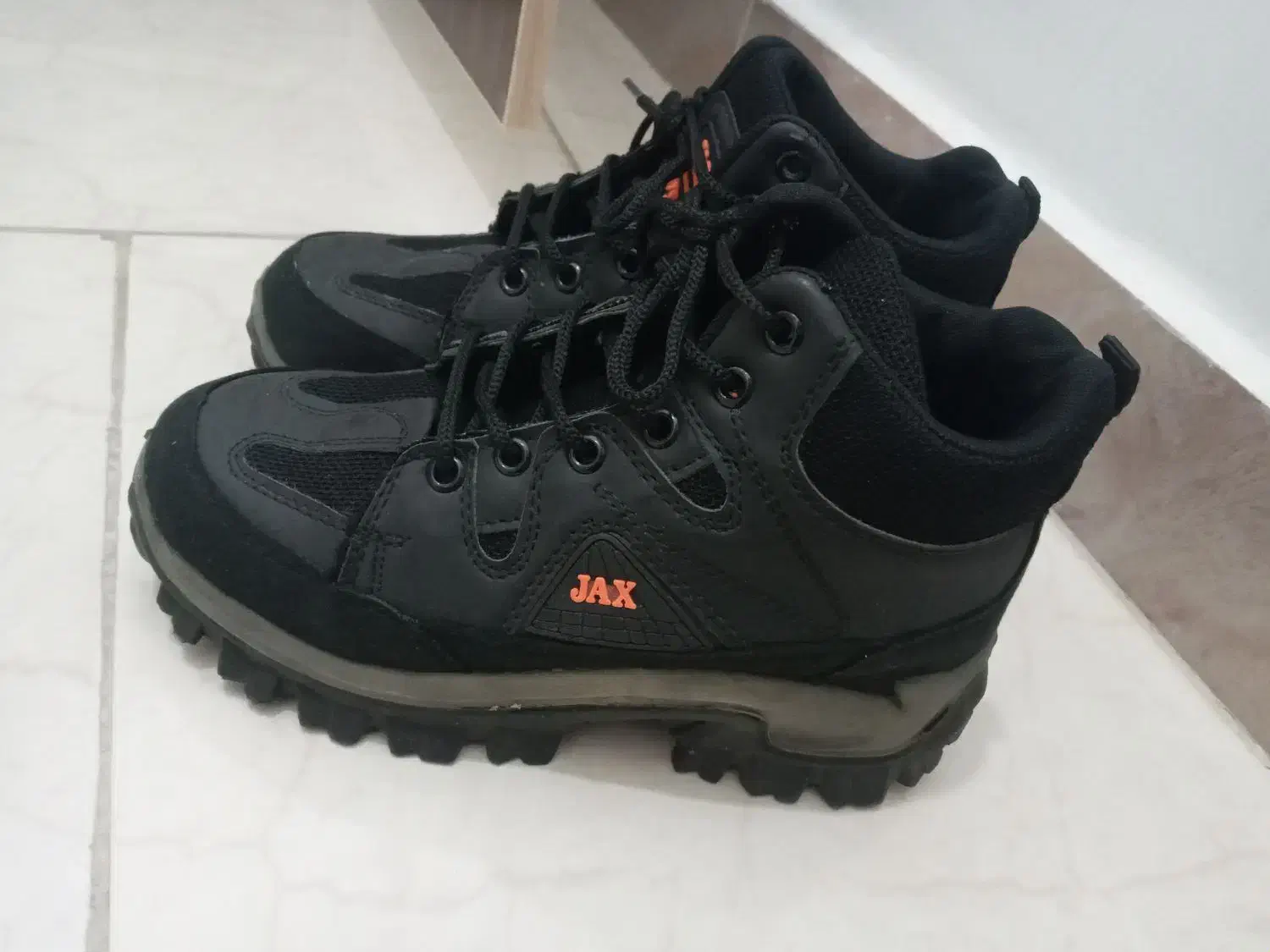 نیم بوت پسرونه سایز ۳۷ کاملا  سالم|کفش و لباس بچه|صومعه‌سرا, |دیوار