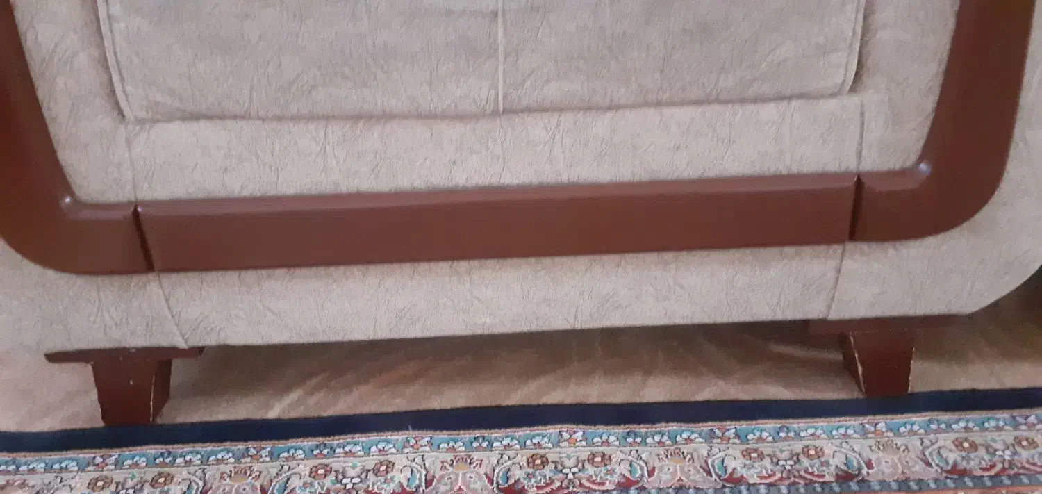 مبل|مبلمان خانگی و میز عسلی|تربت جام, تیپ ۳۸ زرهی تربت جام|دیوار