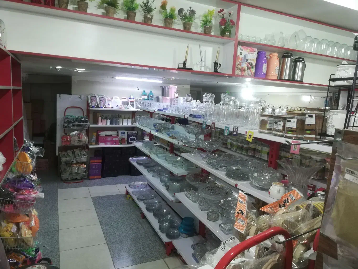 فروش انواع قفسه وویترین فروشگاه به علت تعطیلی|فروشگاه و مغازه|ماهدشت, |دیوار