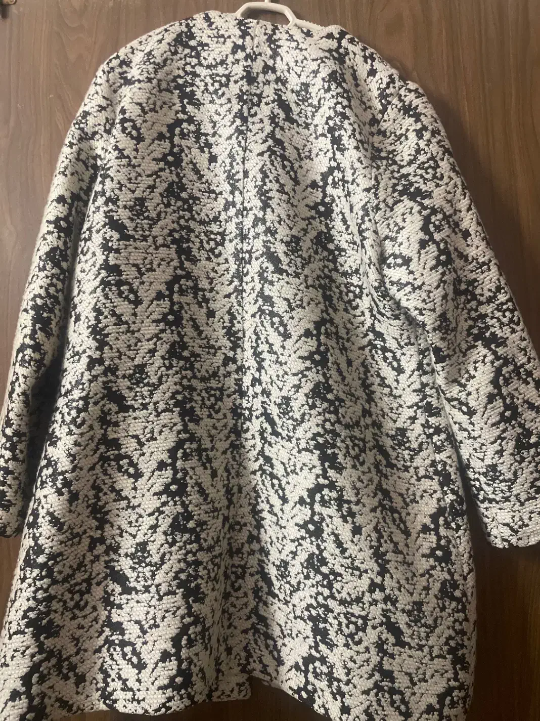 لباس|لباس|کوهسار (البرز), |دیوار