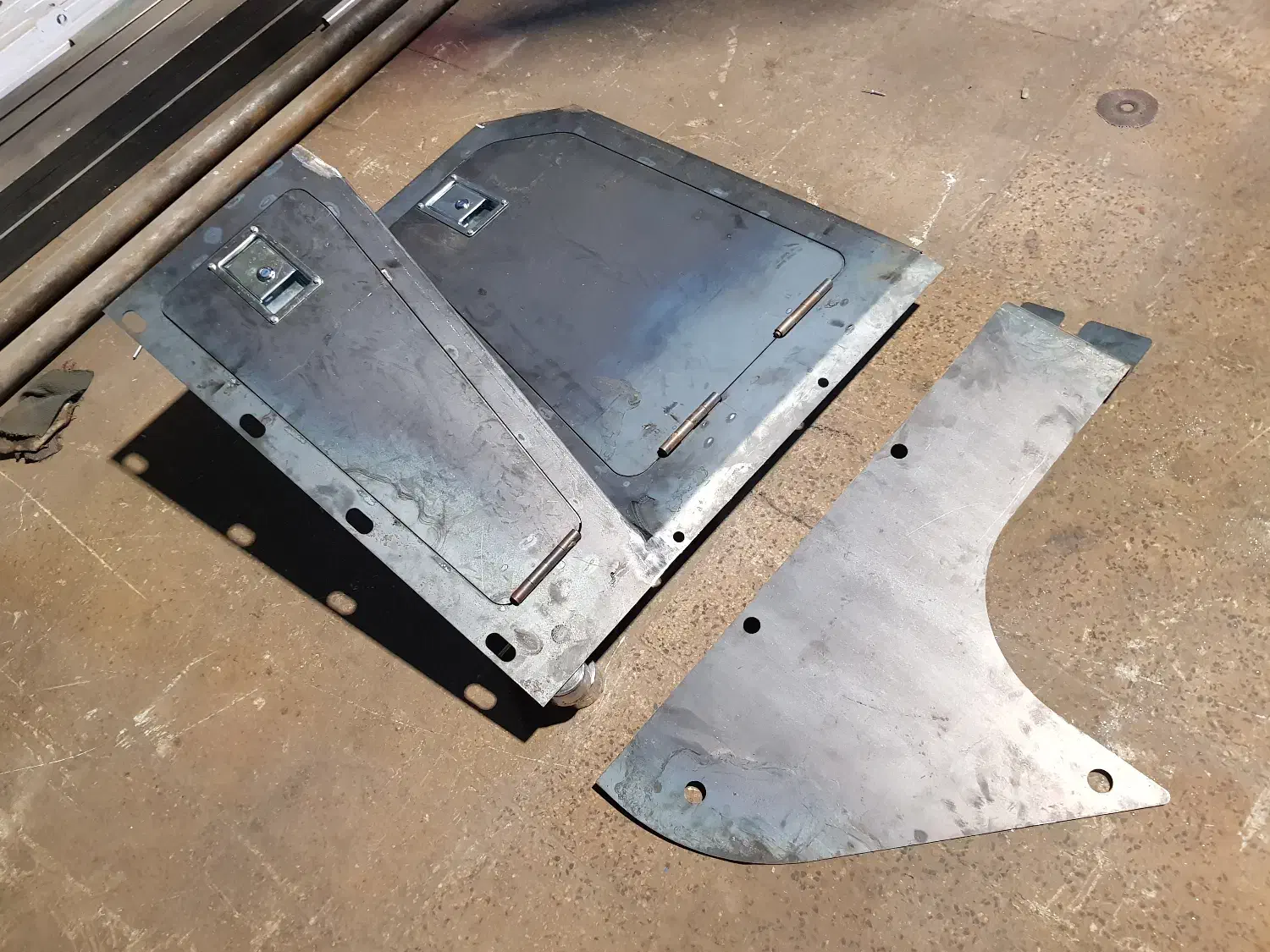 درب بغل موتور بلدوزر 155 ، درب بغل بلدوزر 155|قطعات یدکی و لوازم جانبی|رباط‌کریم, رباط‌کریم|دیوار