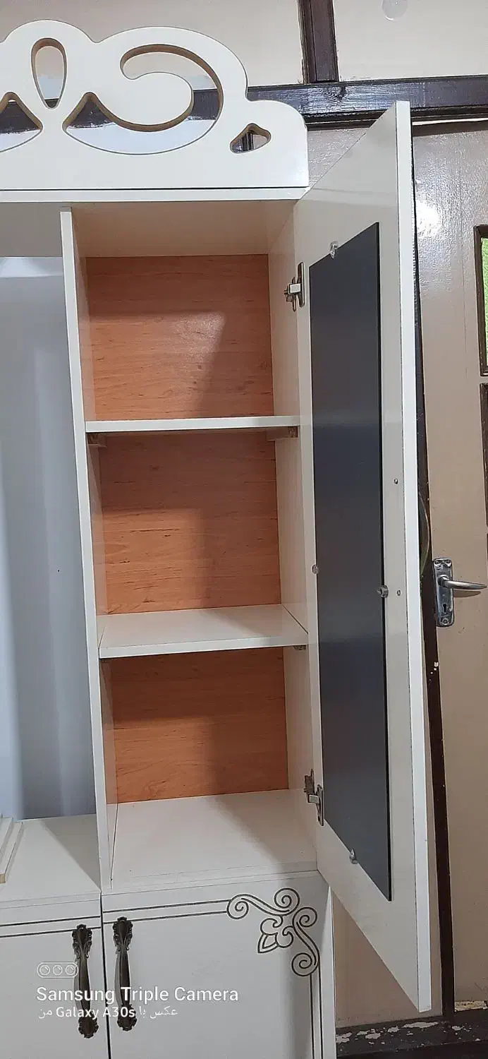 جاکفشی|جاکفشی، کمد، دراور|اردبیل, |دیوار