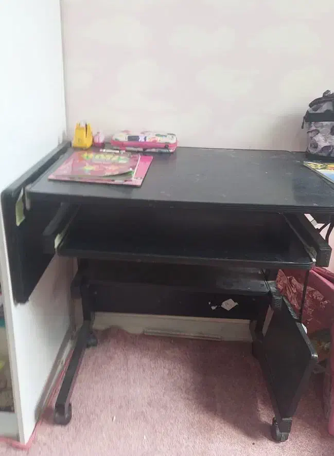 میز|میز تحریر و کامپیوتر|اهواز, فرهنگ شهر|دیوار