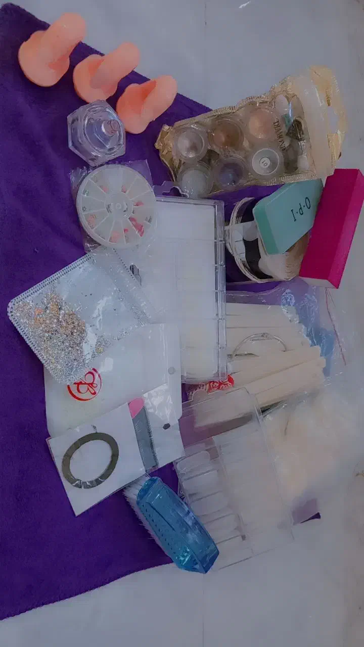 فروش فوری وسایل کاشت ناخن|آرایشی، بهداشتی، درمانی|رشت, باهنر|دیوار