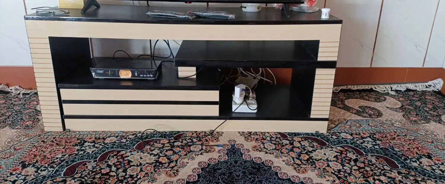 میز تلویزیون ا|میز تلویزیون|فیروزآباد (فارس), |دیوار