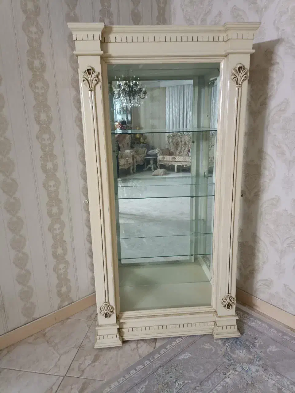 ویترین چوب سالم بدون رنگ پریدگی|بوفه، ویترین، کنسول|تهران, دولاب|دیوار