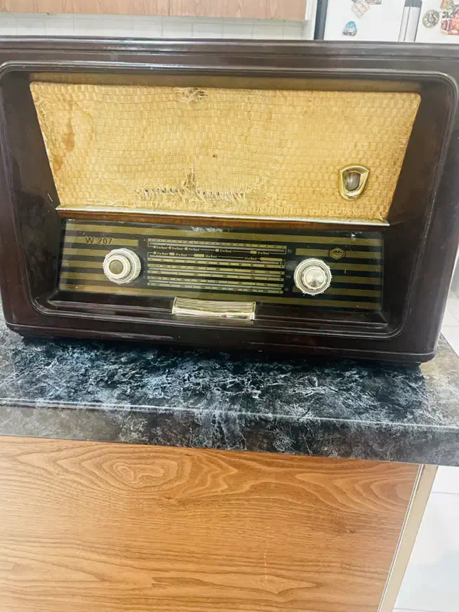 رادیو لامپی المونا عتیقه|کلکسیون اشیاء عتیقه|تهران, شهرک مخابرات|دیوار