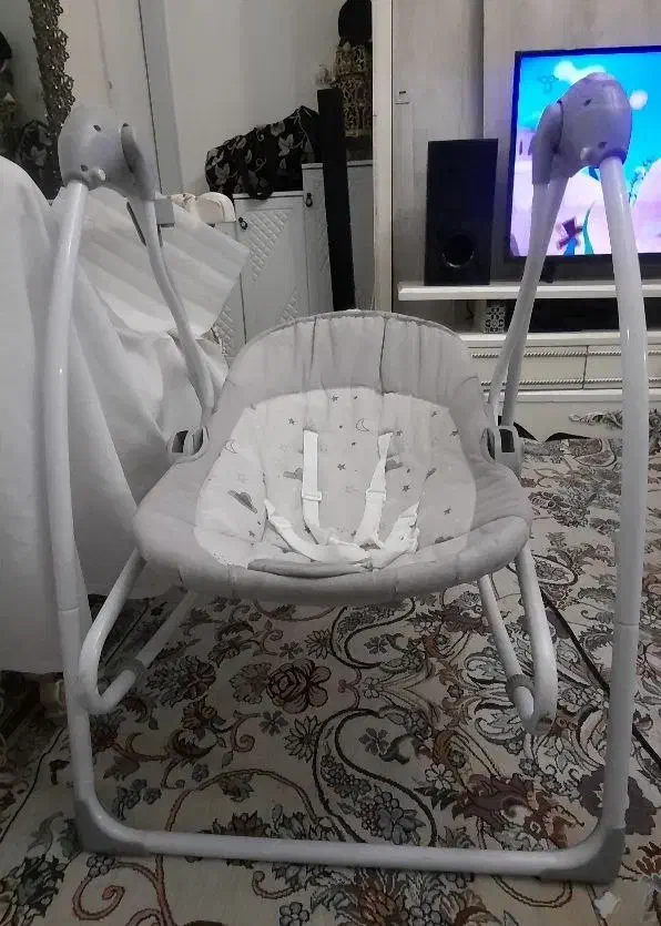 گهواره یامریکایی موزیکال باتری خور جای شارژم داره|اسباب و اثاث بچه|تهران, نازیآباد|دیوار