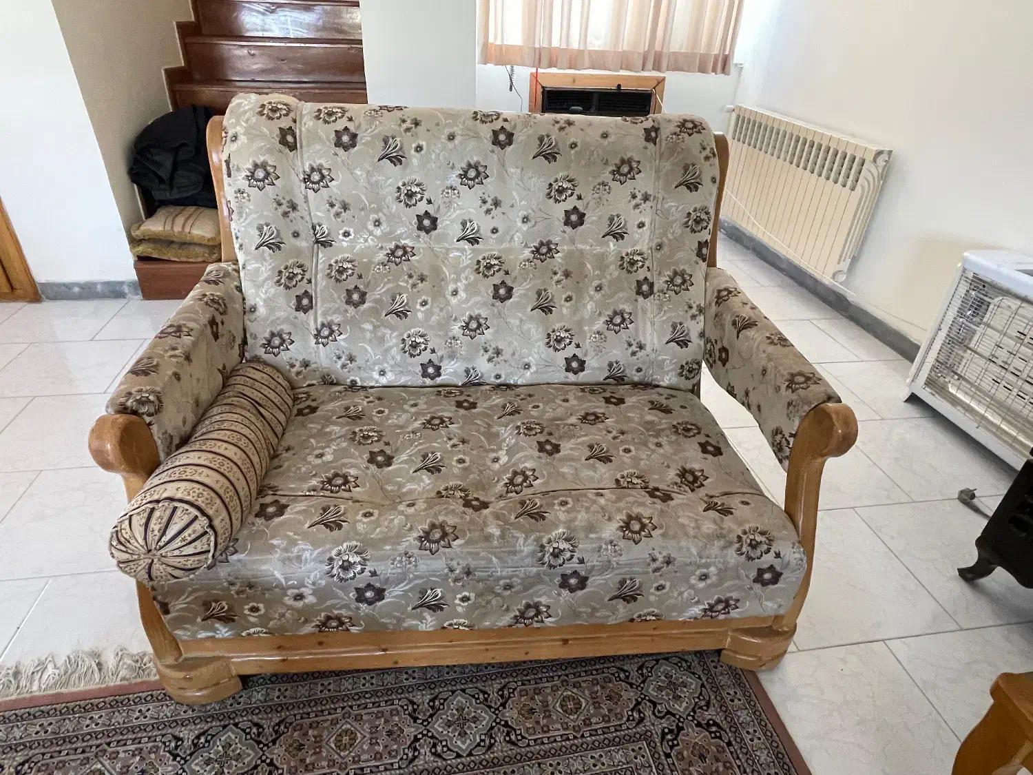 مبلمان ۹ نفره چوب روسی|مبلمان خانگی و میز عسلی|نوشهر, |دیوار