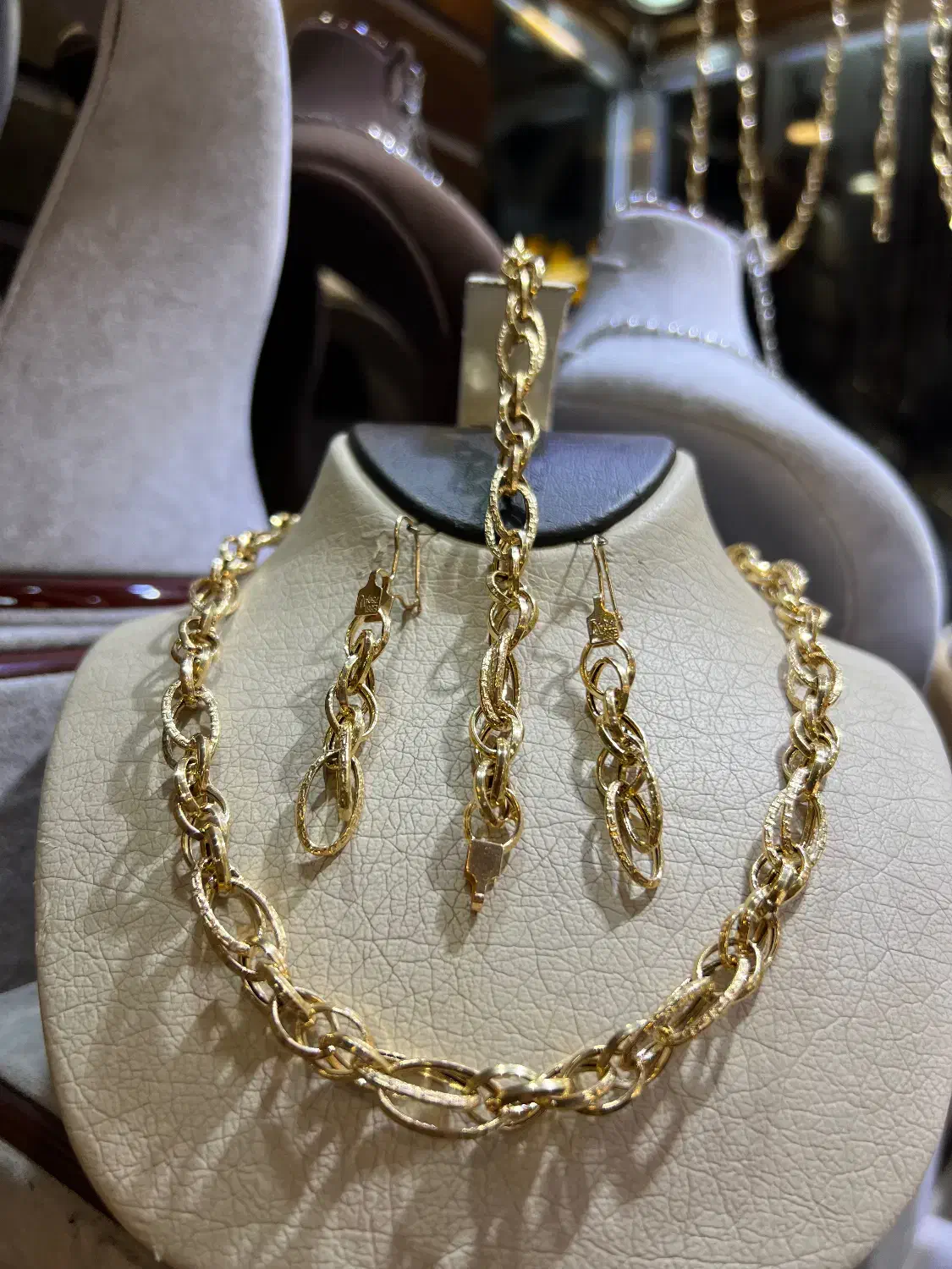 انواع سرویس فیگارو سبک و سنگین|جواهرات|کاشان, بازار کاشان|دیوار