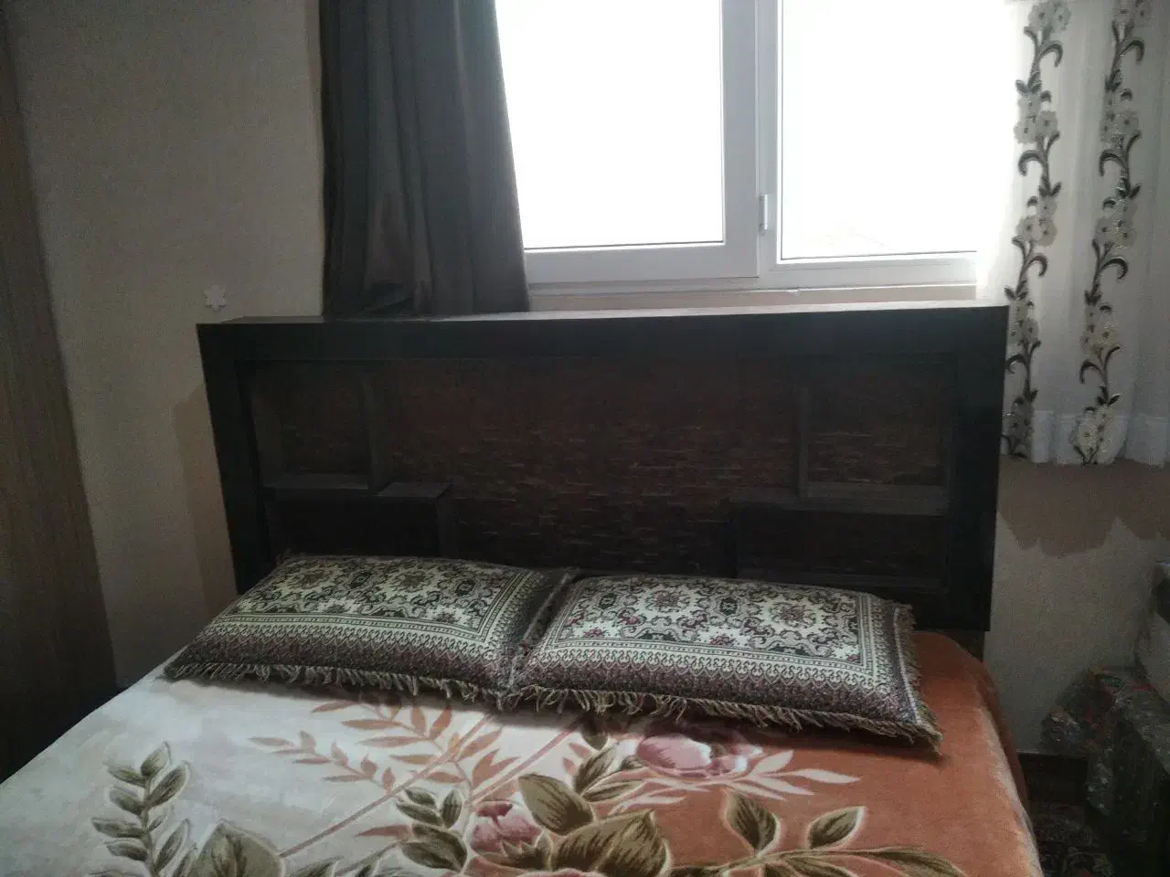 تخت دو نفره به همراه تشک طبی|تخت و سرویس خواب|زاهدان, |دیوار