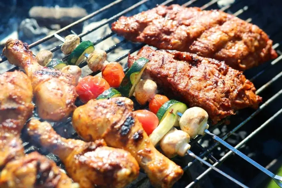 کمک آشپز و منقل کار|استخدام خدمات فروشگاه و رستوران|تهران, مشیریه|دیوار