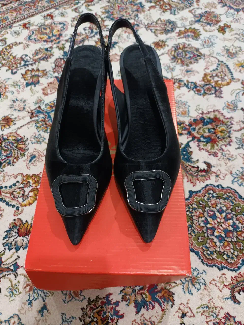 کفش مجلسی|کیف، کفش، کمربند|خلخال, |دیوار