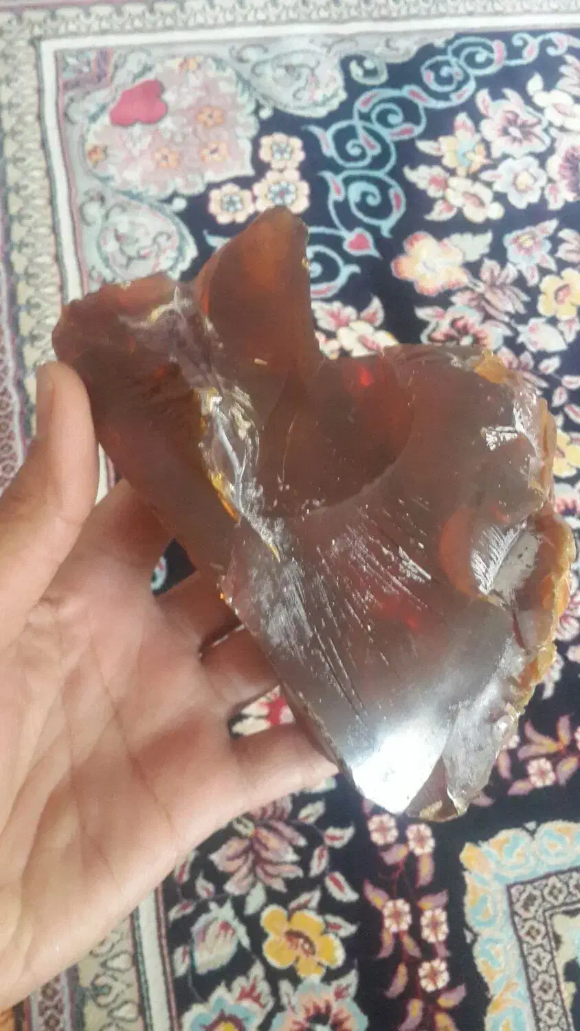 کهربا قرمز کلکسیونی|کلکسیون اشیاء عتیقه|گرگان, |دیوار