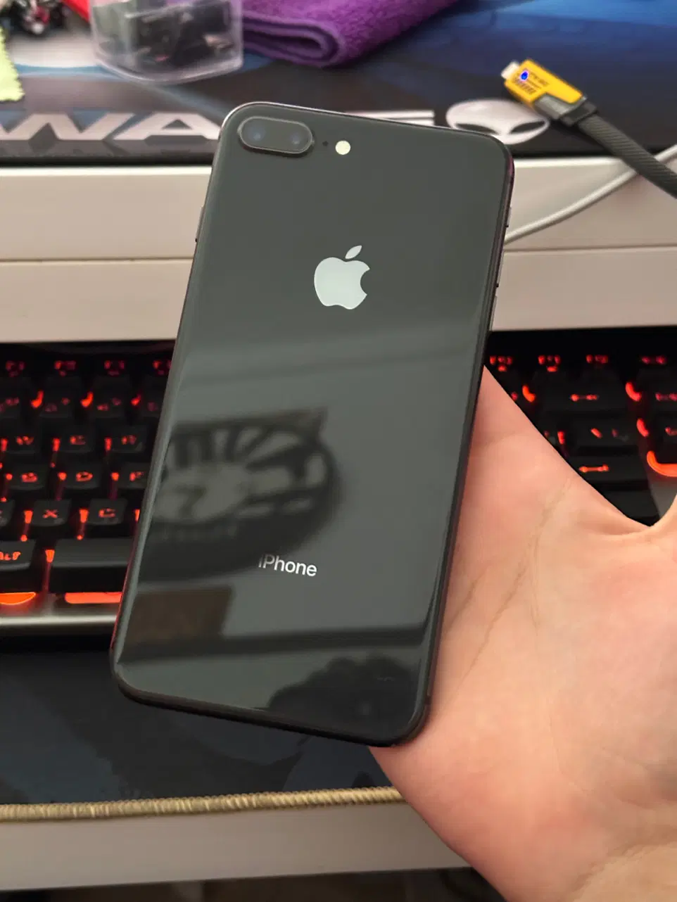 iPhone 8 Plus|موبایل|میانه, |دیوار