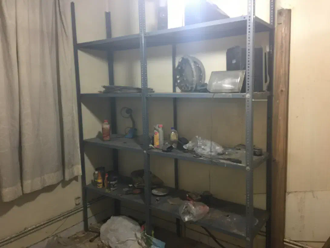 قفسه اهنی در حد نو|کتابخانه، شلف، قفسه‌های دیواری|تهران, حر|دیوار