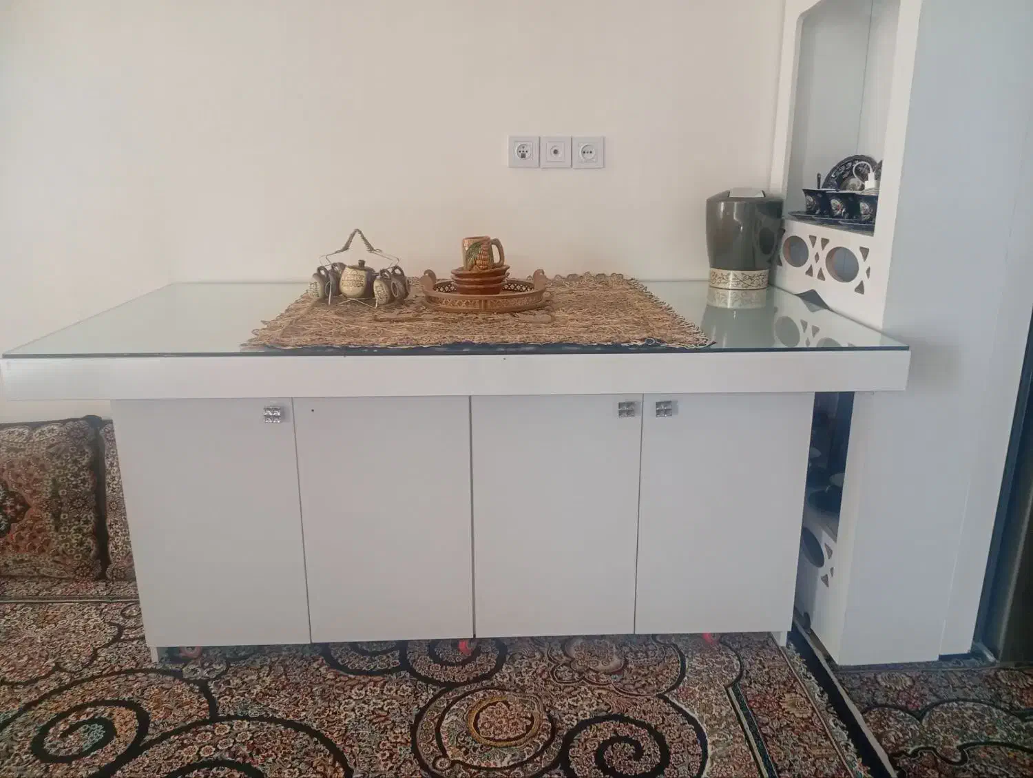 جزیره|میز و صندلی غذاخوری|تربت‌حیدریه, بالا ولایت|دیوار