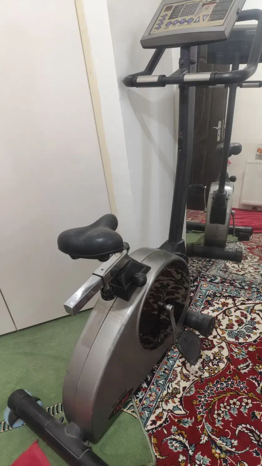 دوچرخه ثابت|تجهیزات ورزشی|پرند, فاز ۶|دیوار