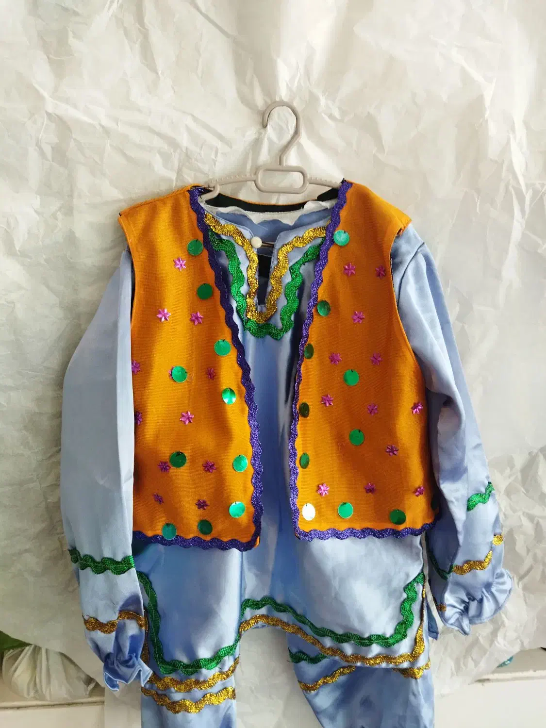 تعدادی لباس محلی|کفش و لباس بچه|مشهد, سمزقند|دیوار