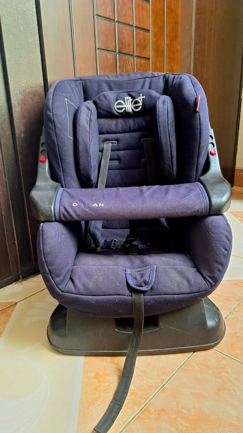 صندلی ماشین کودک دلیجان|تخت و صندلی بچه|شیراز, میانرود|دیوار