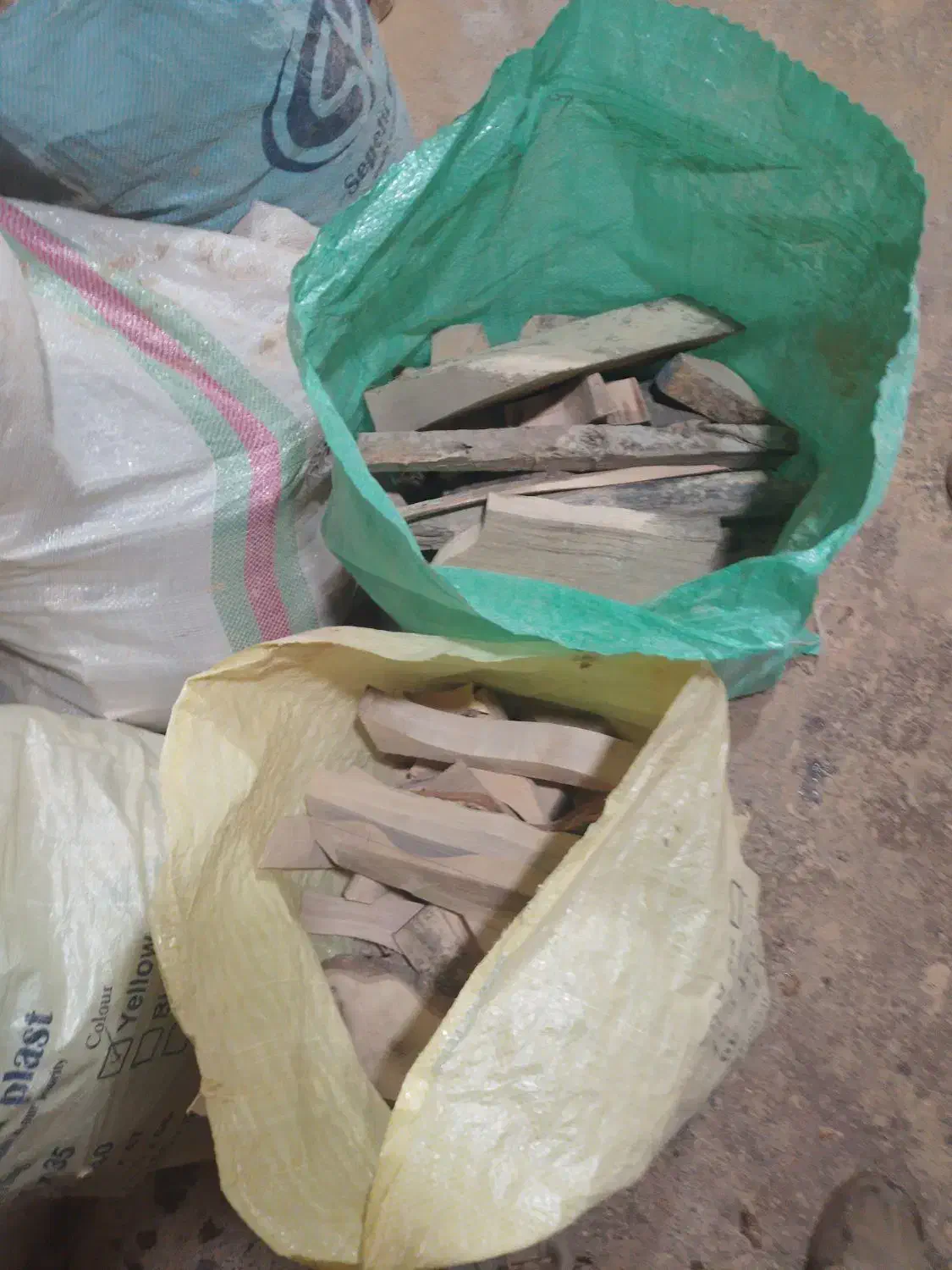 خرده چوب جنگلی|عمده‌فروشی|بندر انزلی, تربه گوده|دیوار