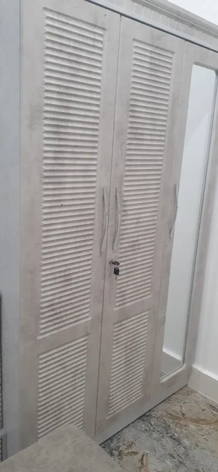 تخت خواب باتشکر اصل،کمد،میزآرایشی باعسلی|تخت و سرویس خواب|پارسیان, |دیوار