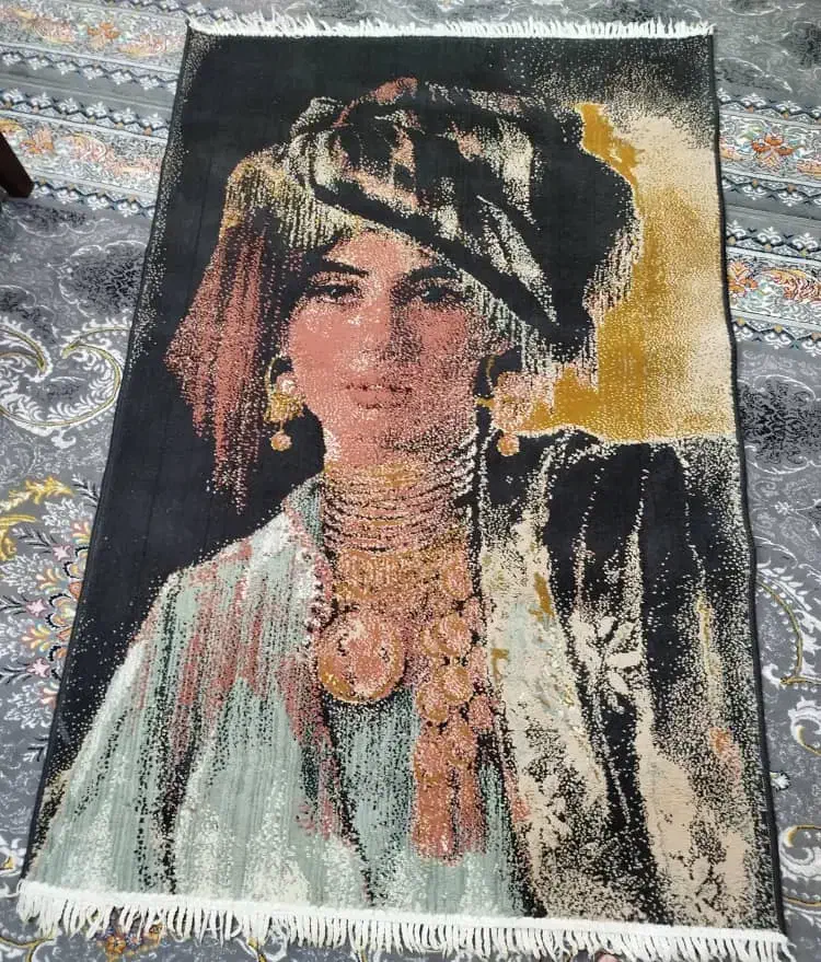 فرش کوچک طرح رخ و یک کناره|فرش|کرمانشاه, |دیوار