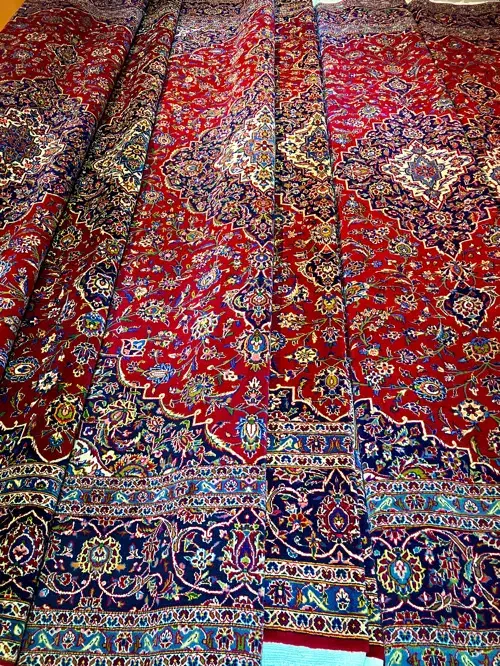 فرش ۱۲ متری لاکی  تمیز در حد نو و بسیار زیبا|فرش|لاهیجان, کوی آزادگان|دیوار