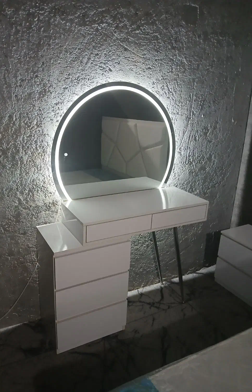 میز آرایشی آینه گرد|میز و صندلی غذاخوری|شیراز, گویم|دیوار