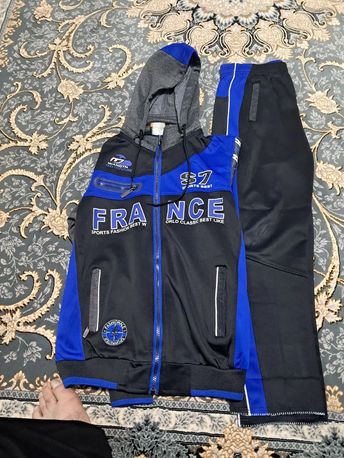 فروش کاپشن پاییزهدر حد نو|لباس|نسیم‌شهر, |دیوار