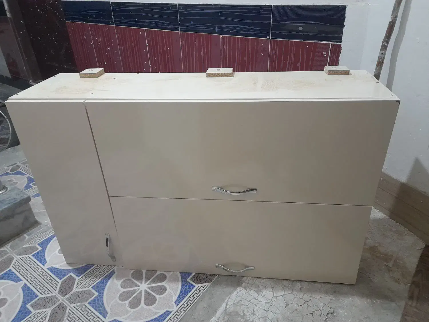 آب چکان ظرفشویی کرمی|آب‌چکان و نظم‌دهنده ظروف|چهاربرج, |دیوار