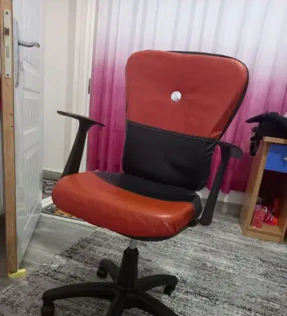 صندلی چرخ دار|صندلی و نیمکت|املش, |دیوار