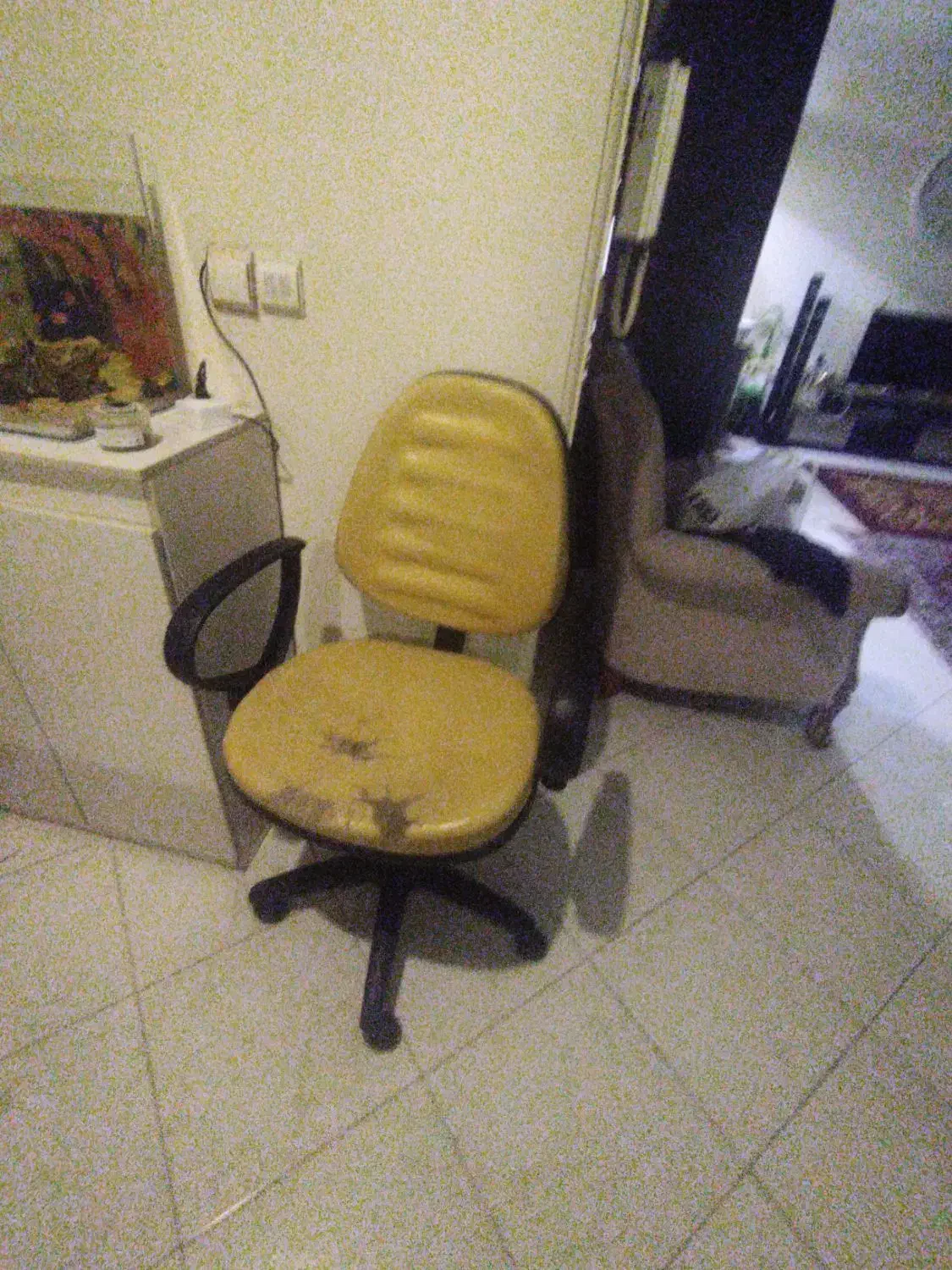 صندلی چرخدار|صندلی و نیمکت|گرمدره, |دیوار