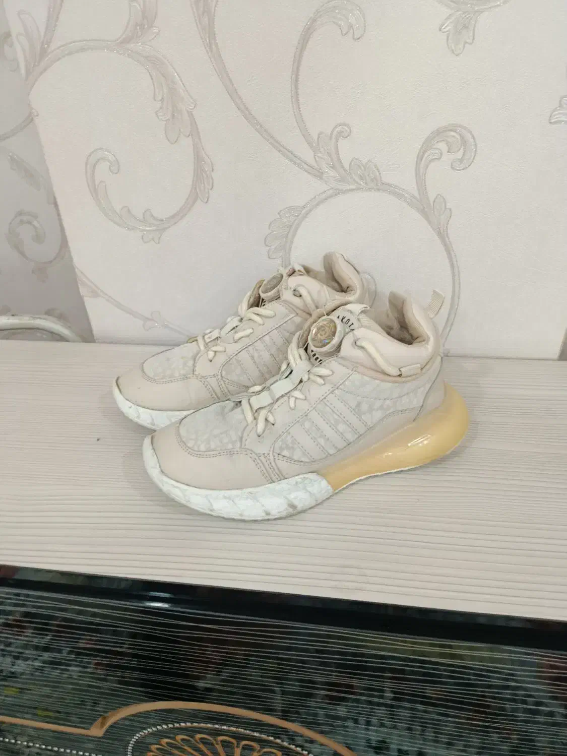 کتونی دخترانه بچگانه سایز ۳۷|کفش و لباس بچه|تهران, امام زاده حسن|دیوار