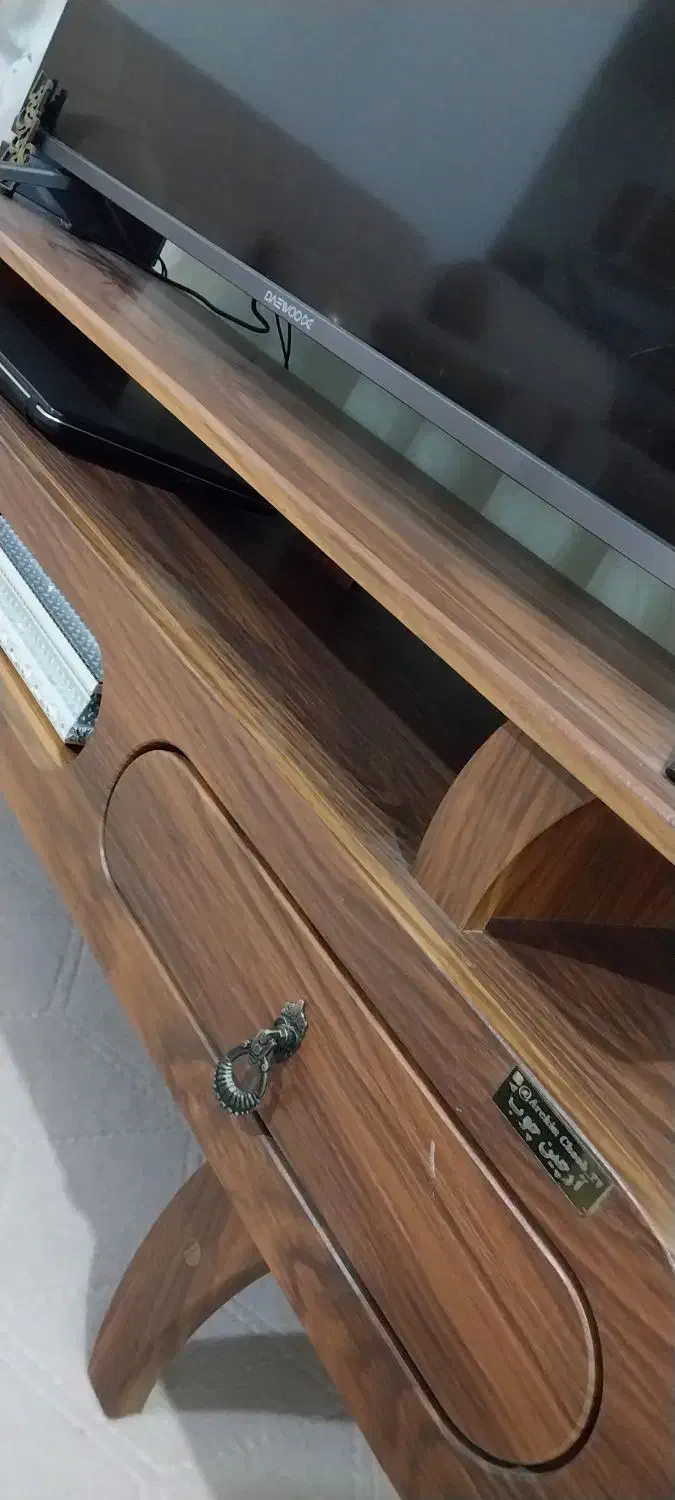 بوفه،زیرتلویزیون،ساعت ایستاده،ایینه کنسول در حد نو|میز تلویزیون|کرمانشاه, |دیوار