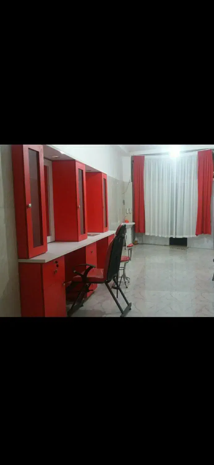 میز کار آرایشگاه|آرایشگاه و سالن‌های زیبایی|رودسر, |دیوار