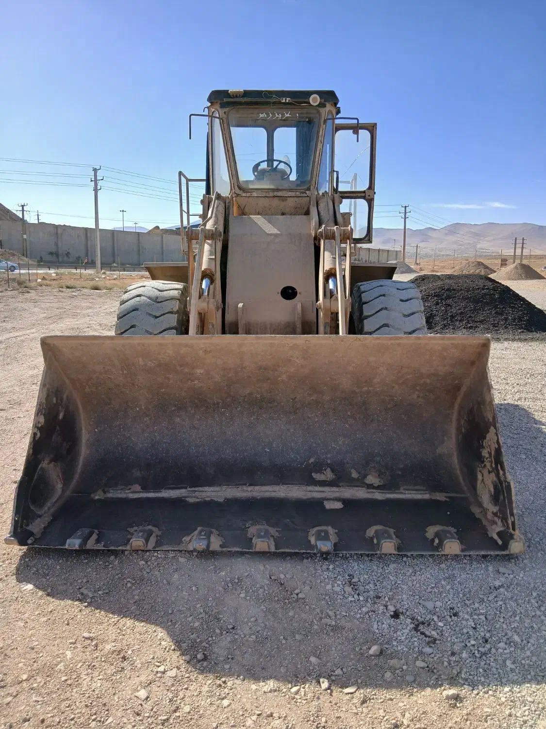 لودر اف آر ۱۵|خودرو سنگین|میاندوآب, |دیوار