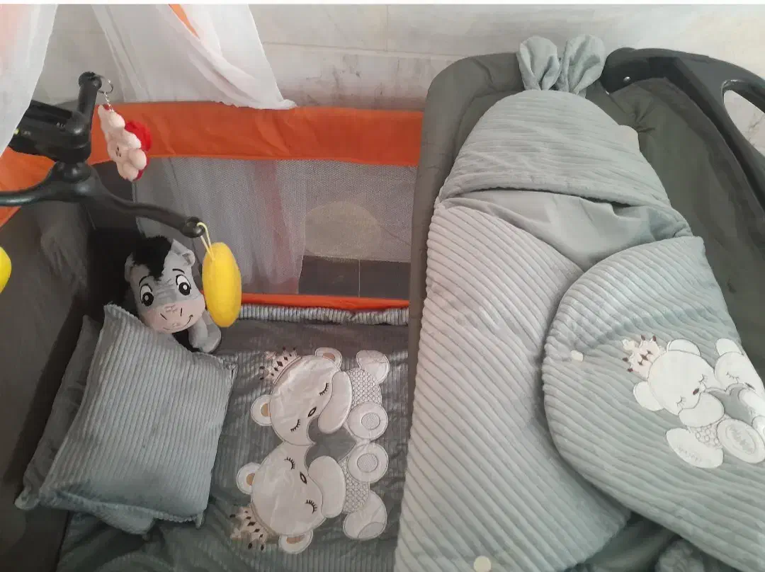 تخت پارک گهواره|تخت و صندلی بچه|قم, علی آباد سعدگان|دیوار