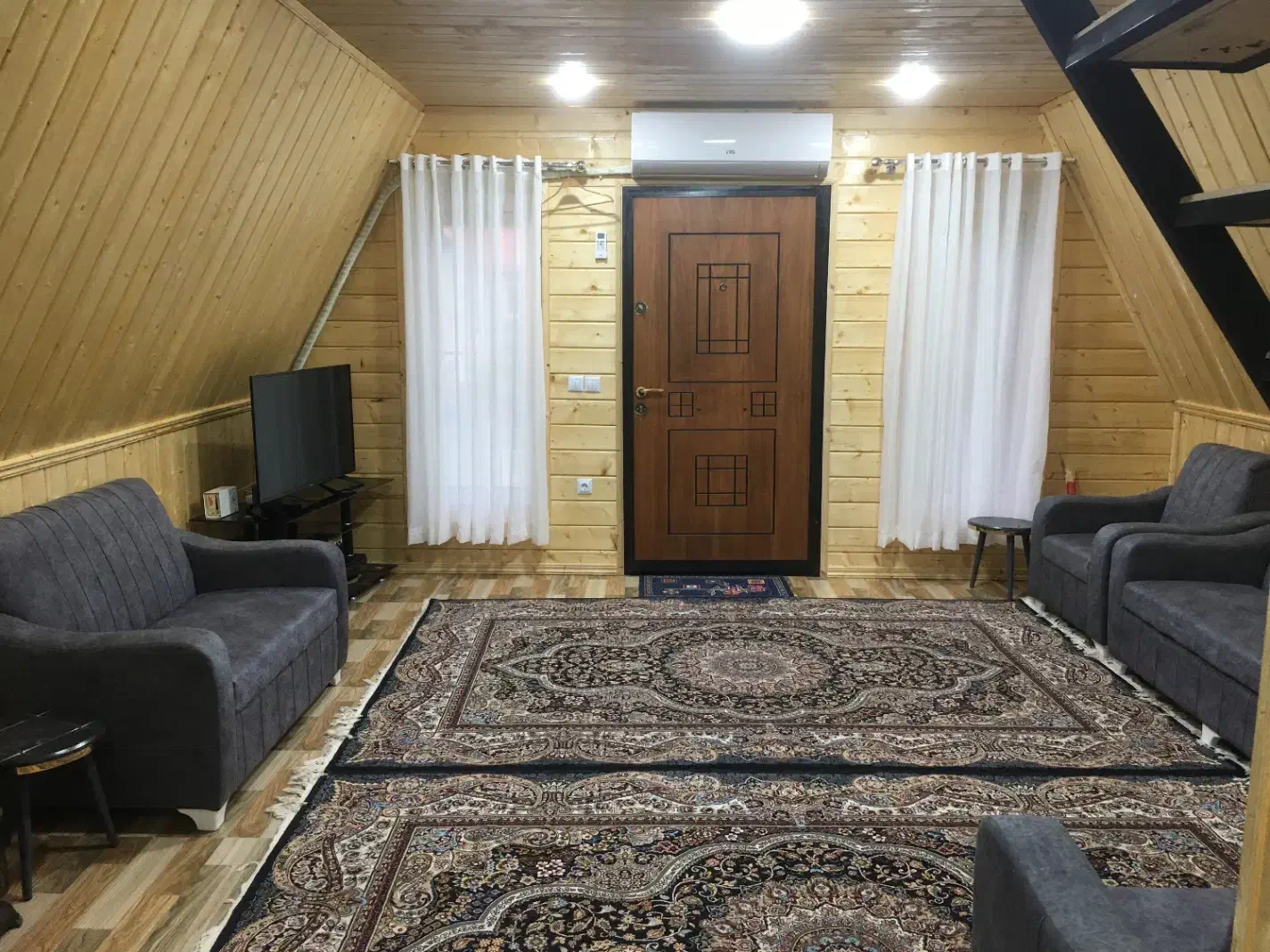 کلبه سویئسی در ماسال|اجارهٔ کوتاه‌مدت آپارتمان و سوئیت|ماسال, |دیوار